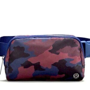 Lululemon Everywhere Belt Bag Heritage 365 Camo Smoky Red Night Sea Multi 1L